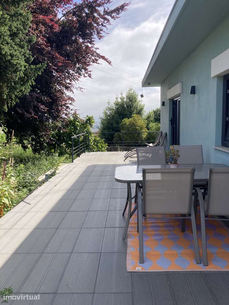Moradia, 130 m², Oliveira do Douro - Grande imagem: 4/28