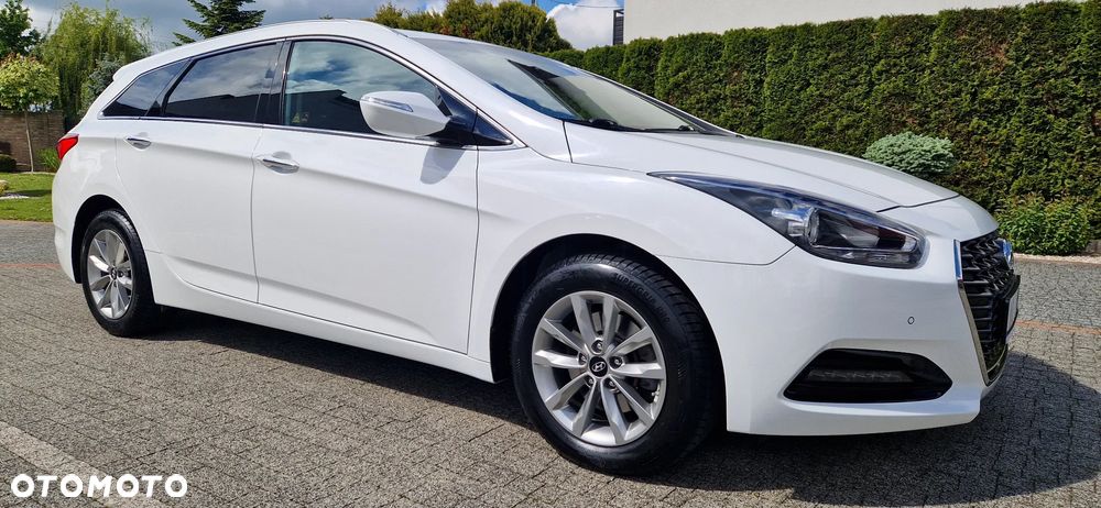 Hyundai i40 Kombi blue 1.6 CRDi DCT Space - 2