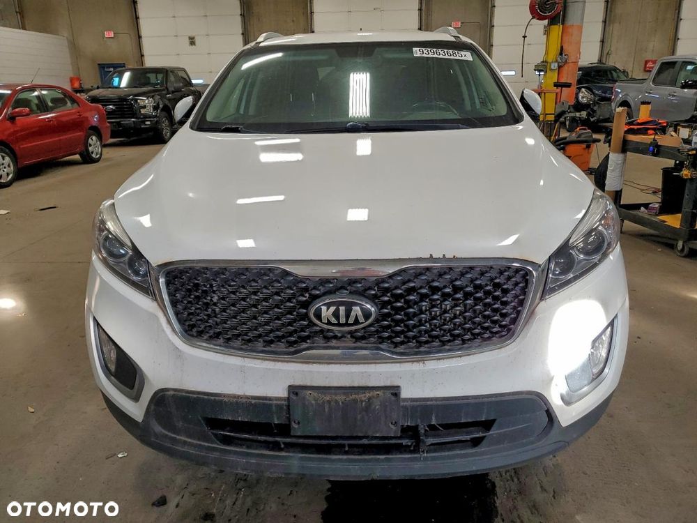 Kia Sorento - 5