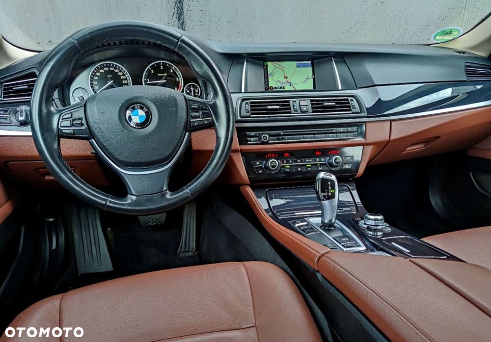 BMW Seria 5 520d Touring Sport Line - 31