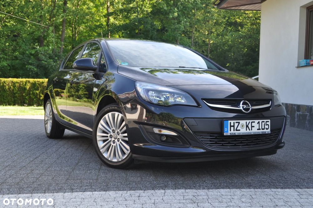Opel Astra 1.4 Turbo Cosmo - 2