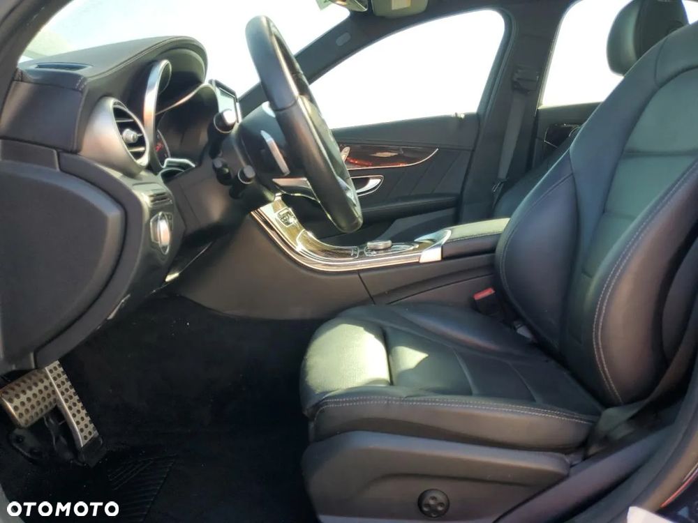Mercedes-Benz Klasa C 300 9G-TRONIC - 8