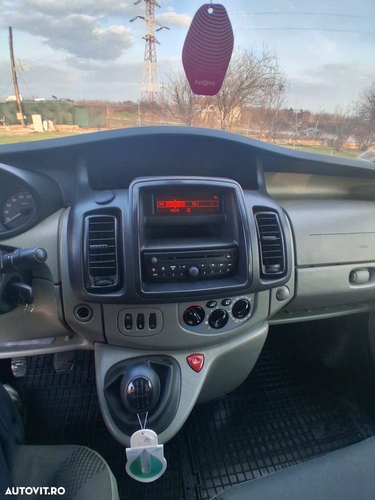 Opel Vivaro - 10