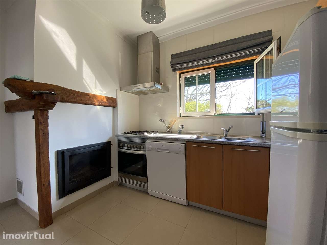 Arrendamento / Moradia T2 / Garagem / Terraço/ Terreno / Ortigosa / Le - Grande imagem: 2/15