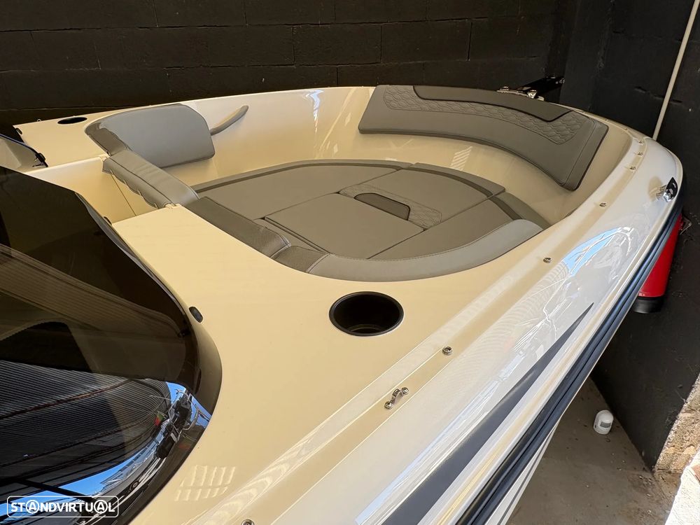Bayliner Element M17 - 4