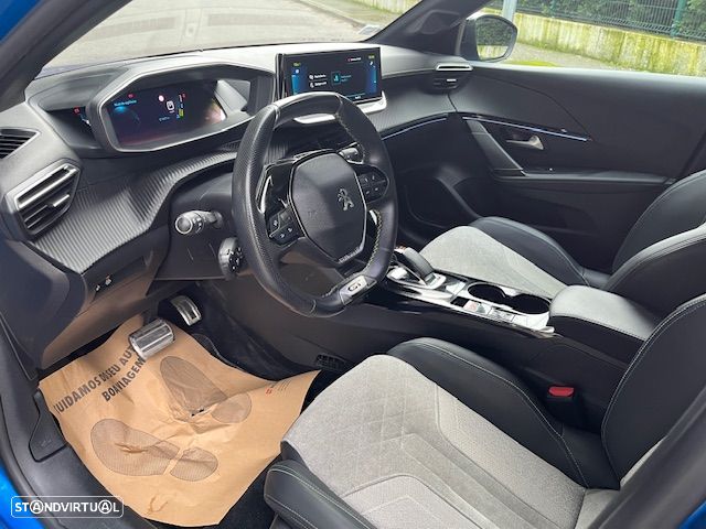 Peugeot e-208 GT - 21