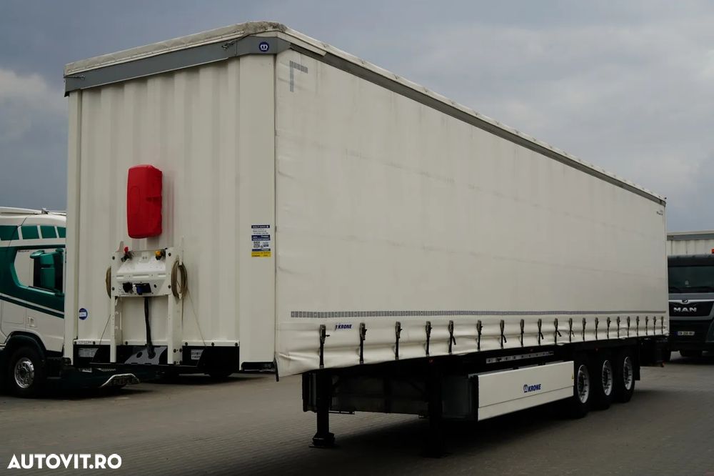 Krone CORTINĂ KRONE / 2024 / COȘ PENTRU PALEȚI / 2 AXE RIDICATIVE / PUȚIN FOLOSIT / - 3