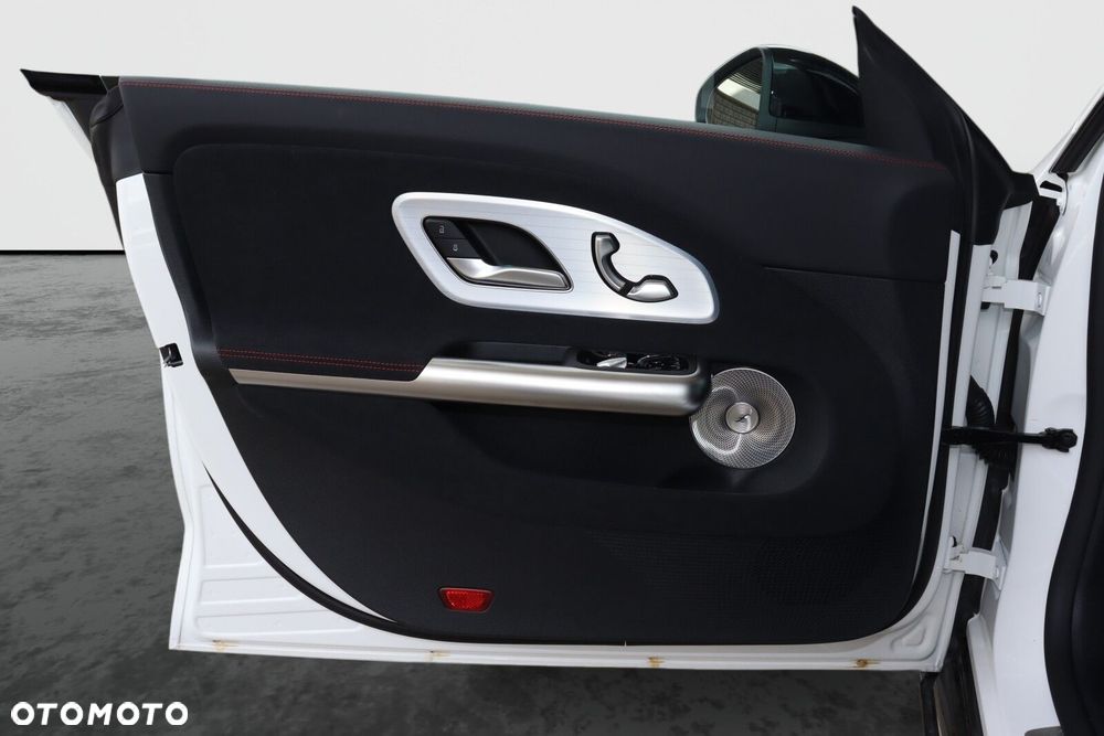 Mercedes-Benz CLA - 9