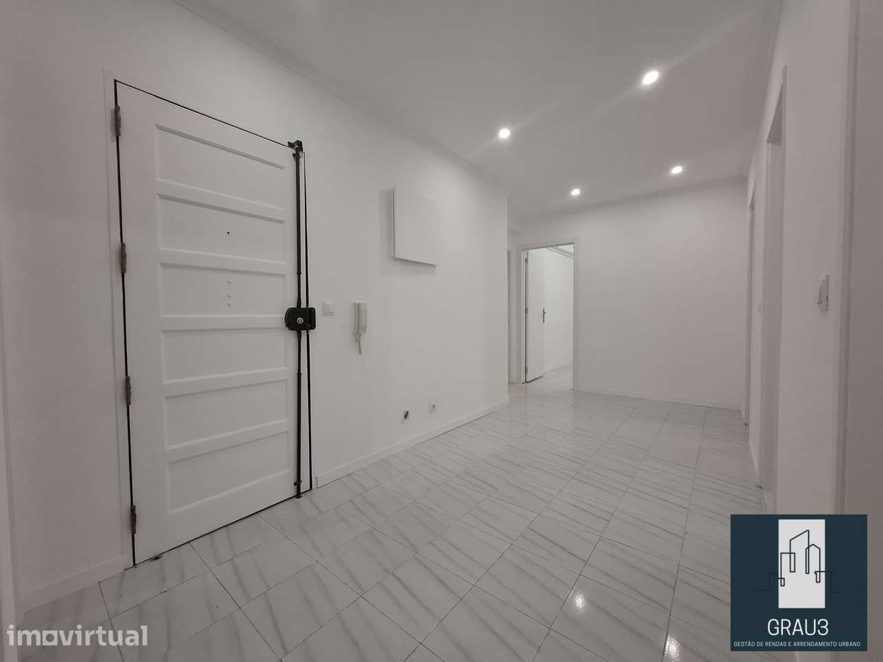 T3 renovado com eletrodomésticos novos em Charneca de Caparica - Grande imagem: 5/20
