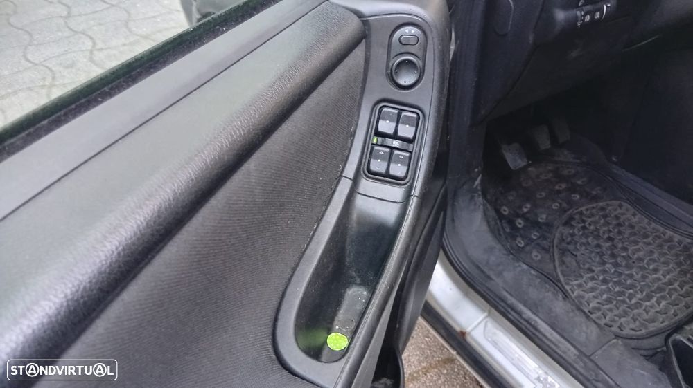 Opel Zafira 1.6 16V Comfort - 12