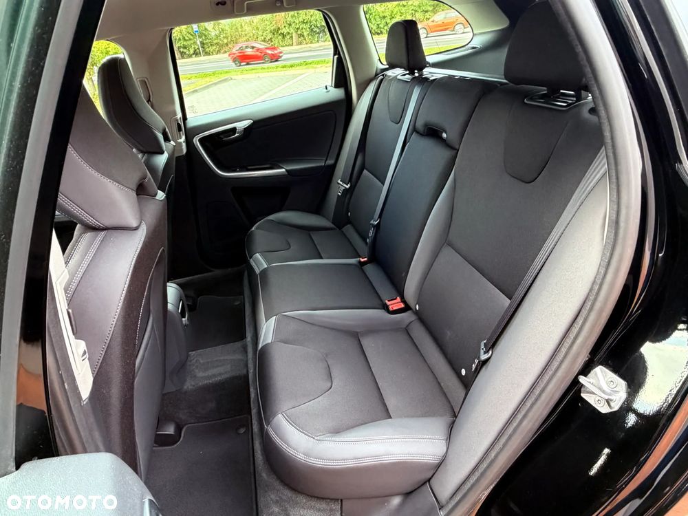 Volvo XC 60 D3 Momentum - 9