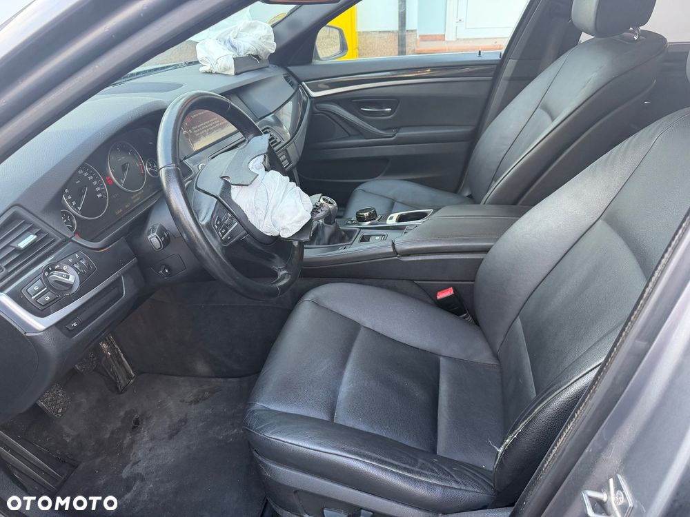 BMW Seria 5 525d - 9