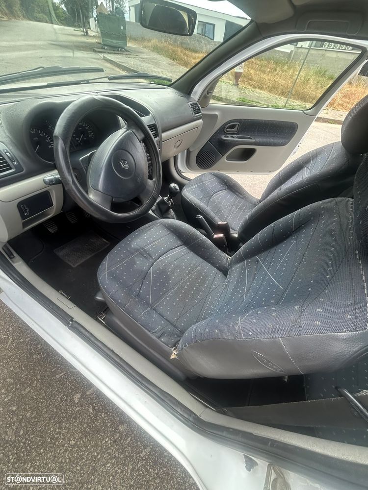 Renault Clio 1.5 dCi Expression - 16