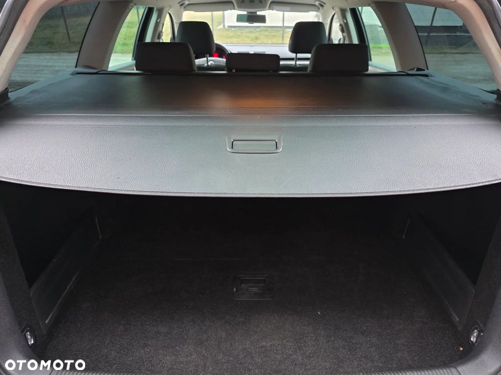 Volkswagen Passat Variant 2.0 TDI BlueMotion Technology DPF Comfortline - 18