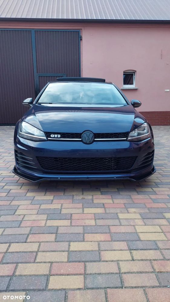 Volkswagen Golf - 3