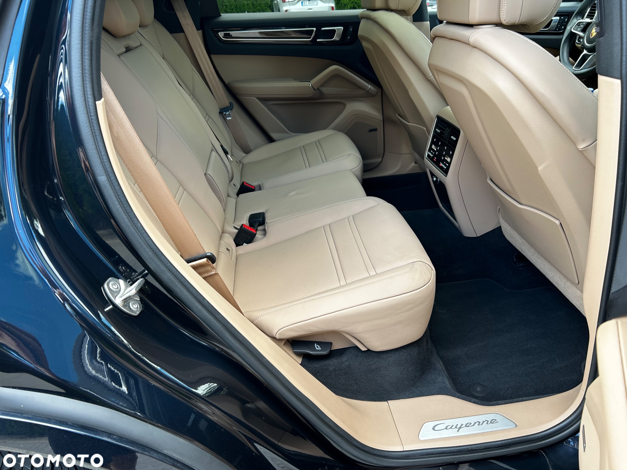 Porsche Cayenne Coupe Platinum Edition - 39