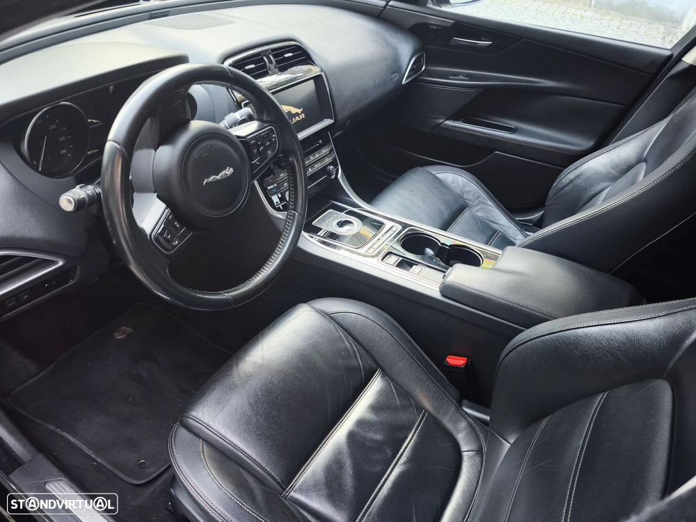 Jaguar XE 2.0 D Prestige Aut. - 29
