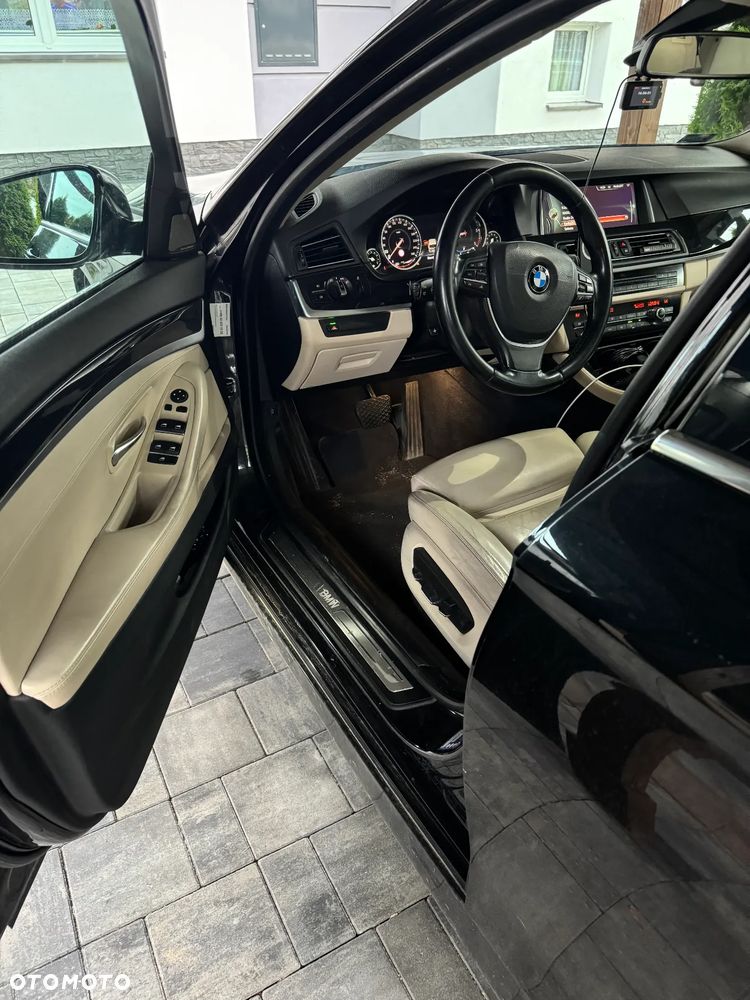 BMW Seria 5 525d xDrive Luxury Line - 15