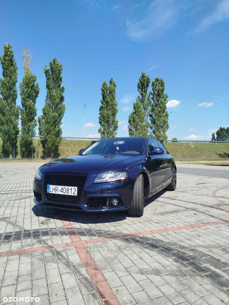 Audi A4 Limousine - 1