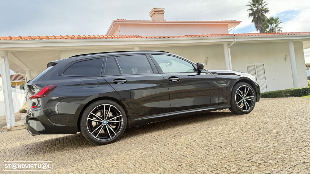 BMW 320 e Pack Desportivo M Auto - 23