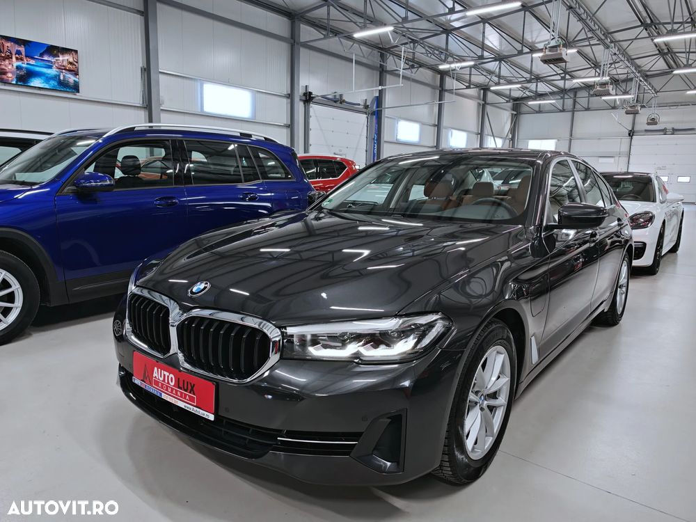 BMW Seria 5 530e Aut. - 33