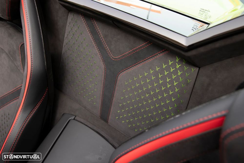 Lamborghini Aventador LP780-4 Ultimae Roadster - 36