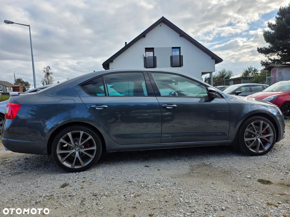 Skoda Octavia Combi 2.0 TSI (Green tec) DSG RS - 11