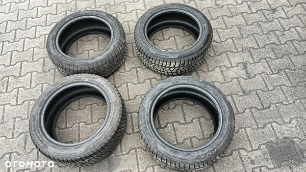 Opony zimowe 215/55 R17 Pirelli Sottozero 3 komplet 2022