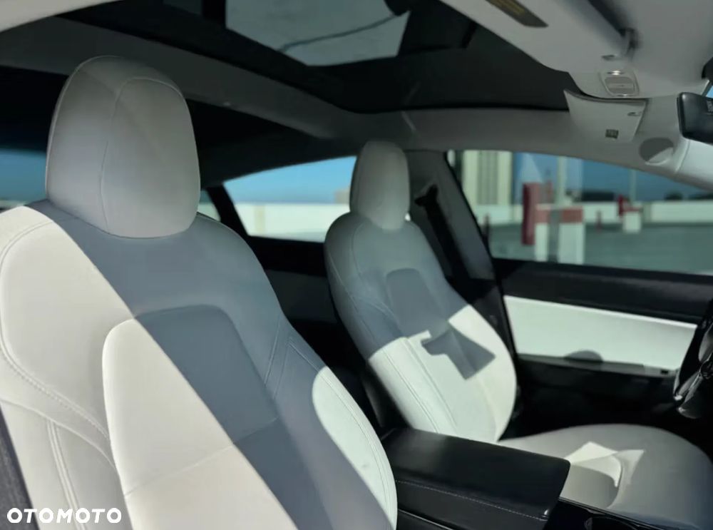 Tesla Model 3 Langstreckenbatterie Allradantrieb Dual Motor Performance - 32