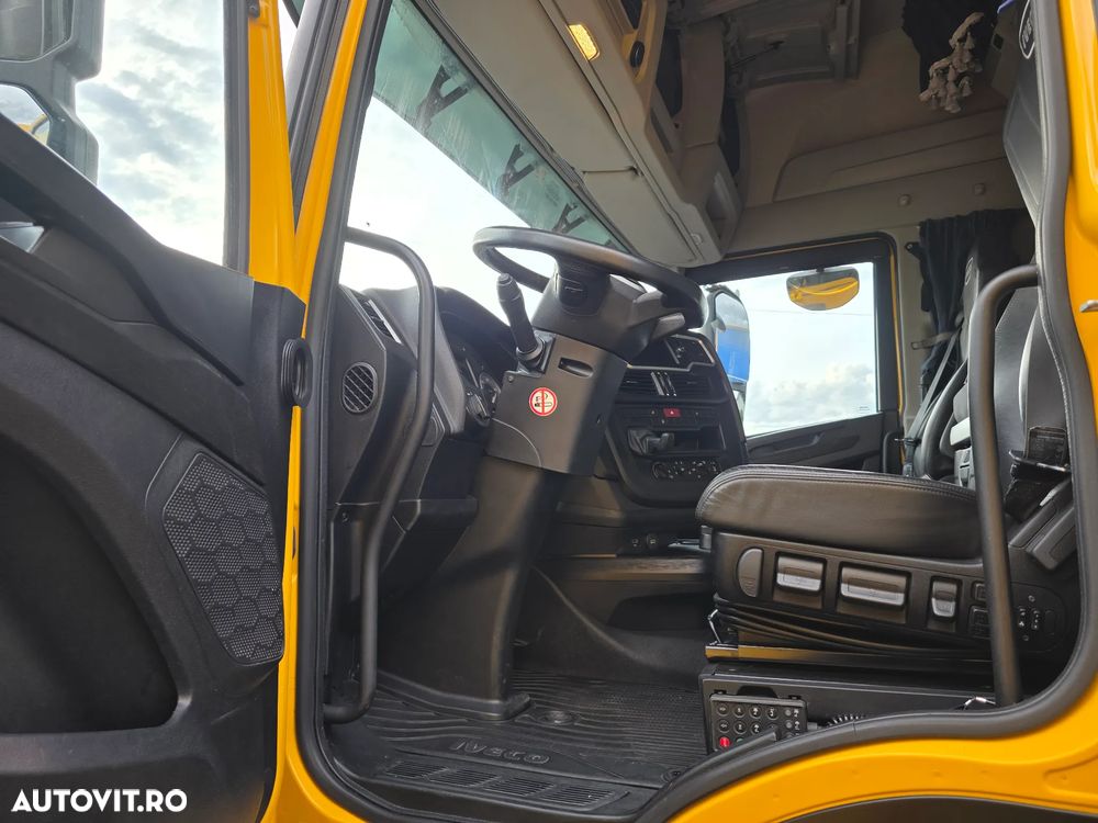 Iveco Stralis Hi-Way - 10
