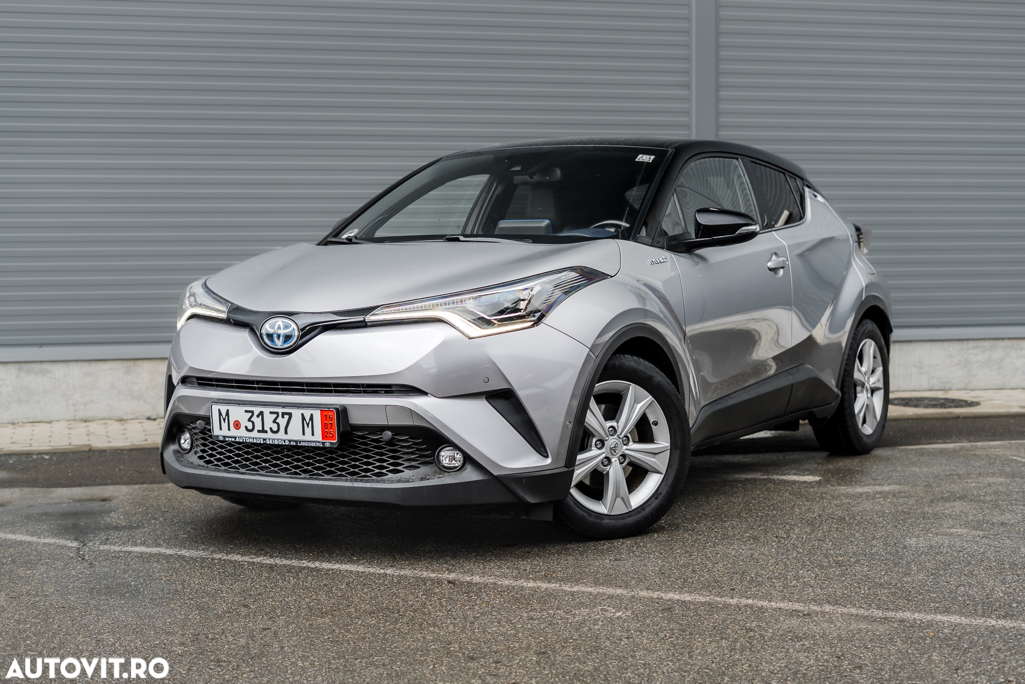Toyota C-HR Hybrid Lounge - 13