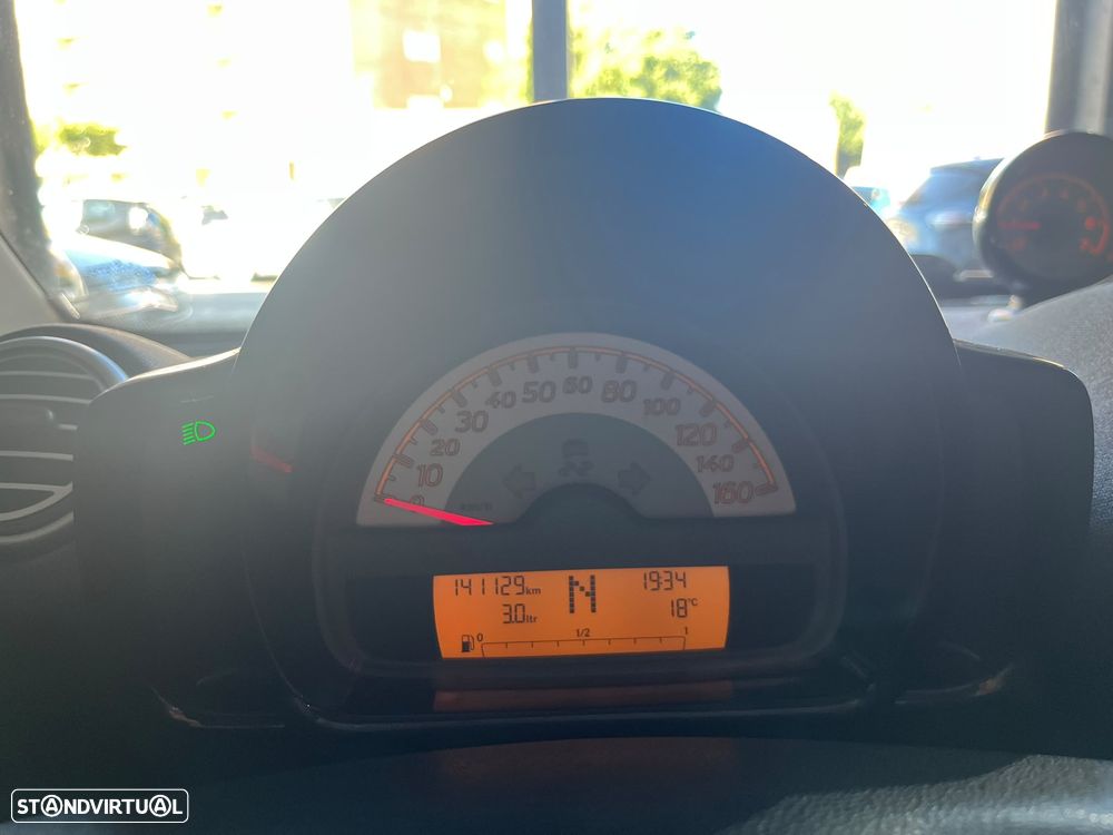 Smart ForTwo Coupé 1.0 mhd Passion 71 Softouch - 9