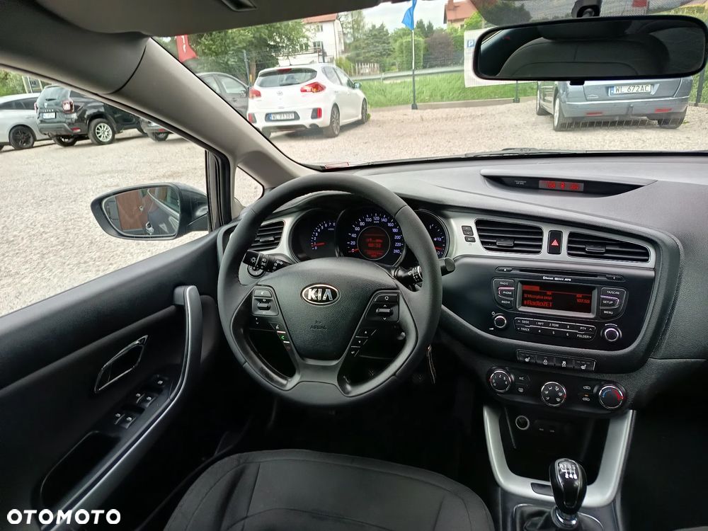 Kia Ceed 1.4 CVVT Dream-Team Edition - 19