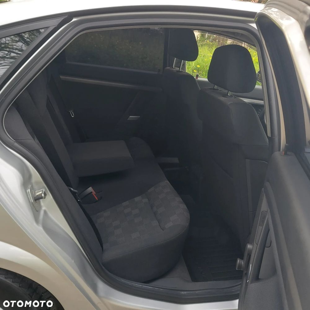 Opel Vectra 2.2 GTS - 12