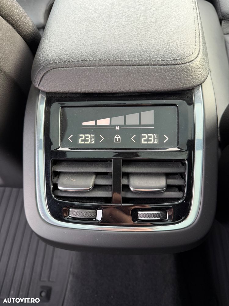 Volvo XC 60 D5 AWD Geartronic Inscription - 9