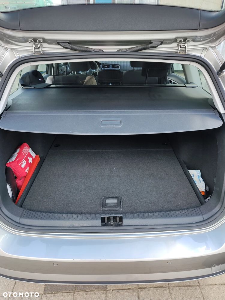 Volkswagen Golf - 22