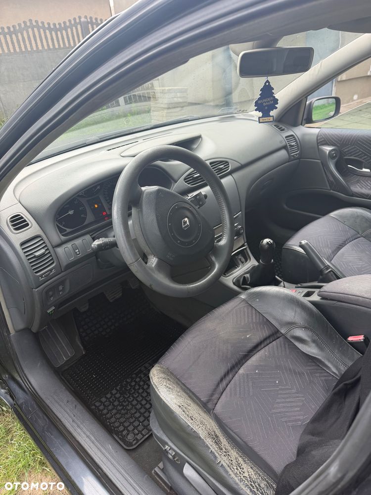 Renault Laguna 1.8 RXE - 12