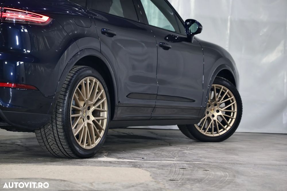 Porsche Cayenne Turbo Tiptronic S - 33