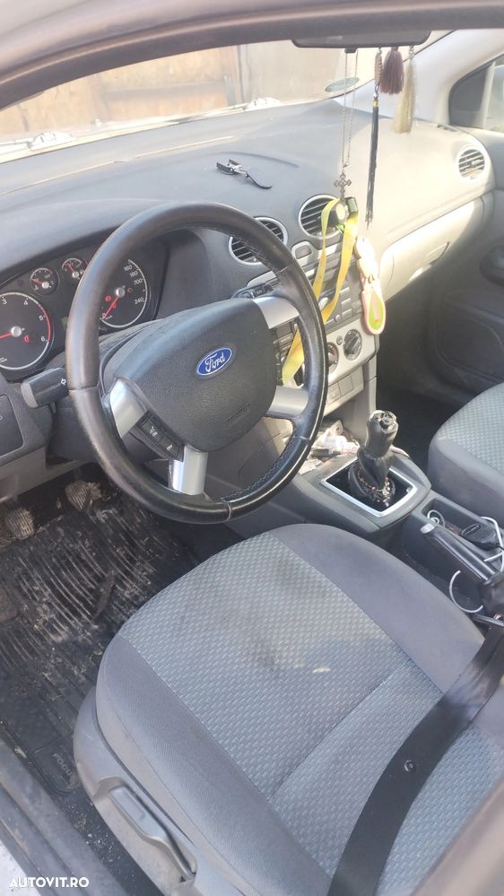 Ford Focus - 1