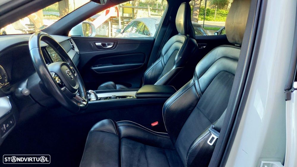 Volvo XC 60 2.0 T8 PHEV R-Design AWD - 7