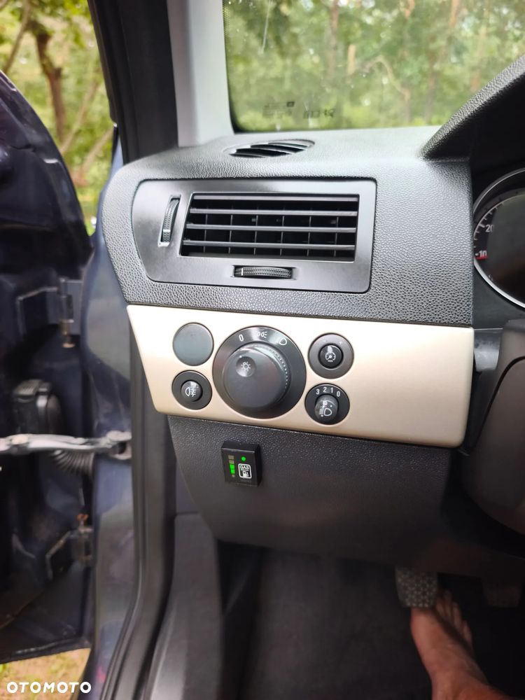 Opel Astra 1.6 Enjoy - 16