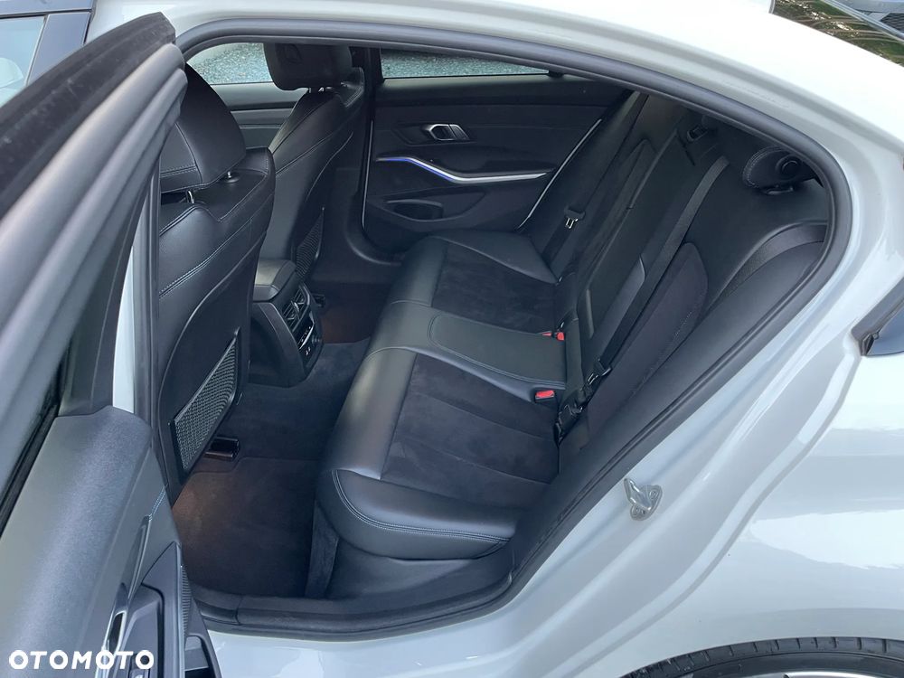 BMW Seria 3 320d Edition M Sport Shadow - 18