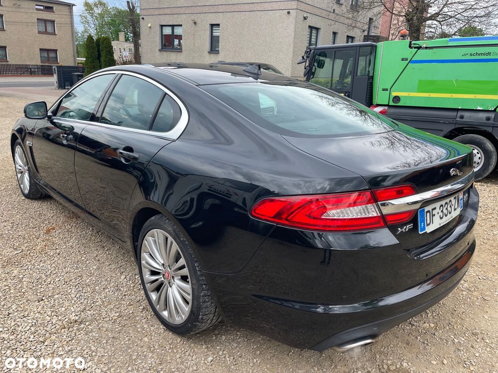 Jaguar XF - 14