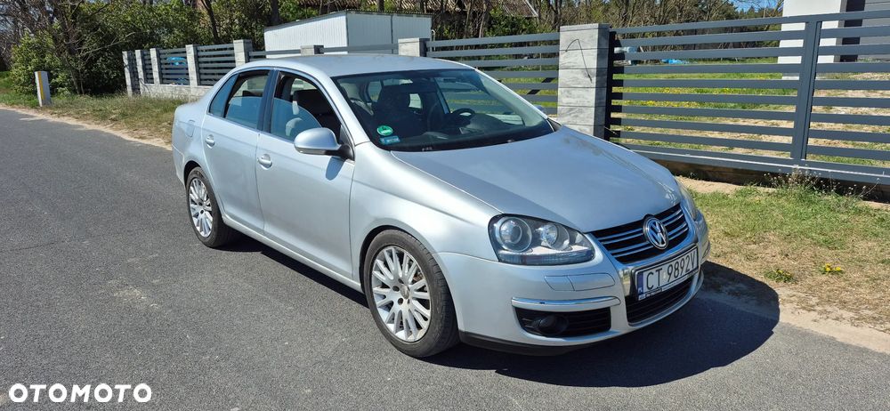 Volkswagen Jetta 2.0 TDI Comfortline - 5