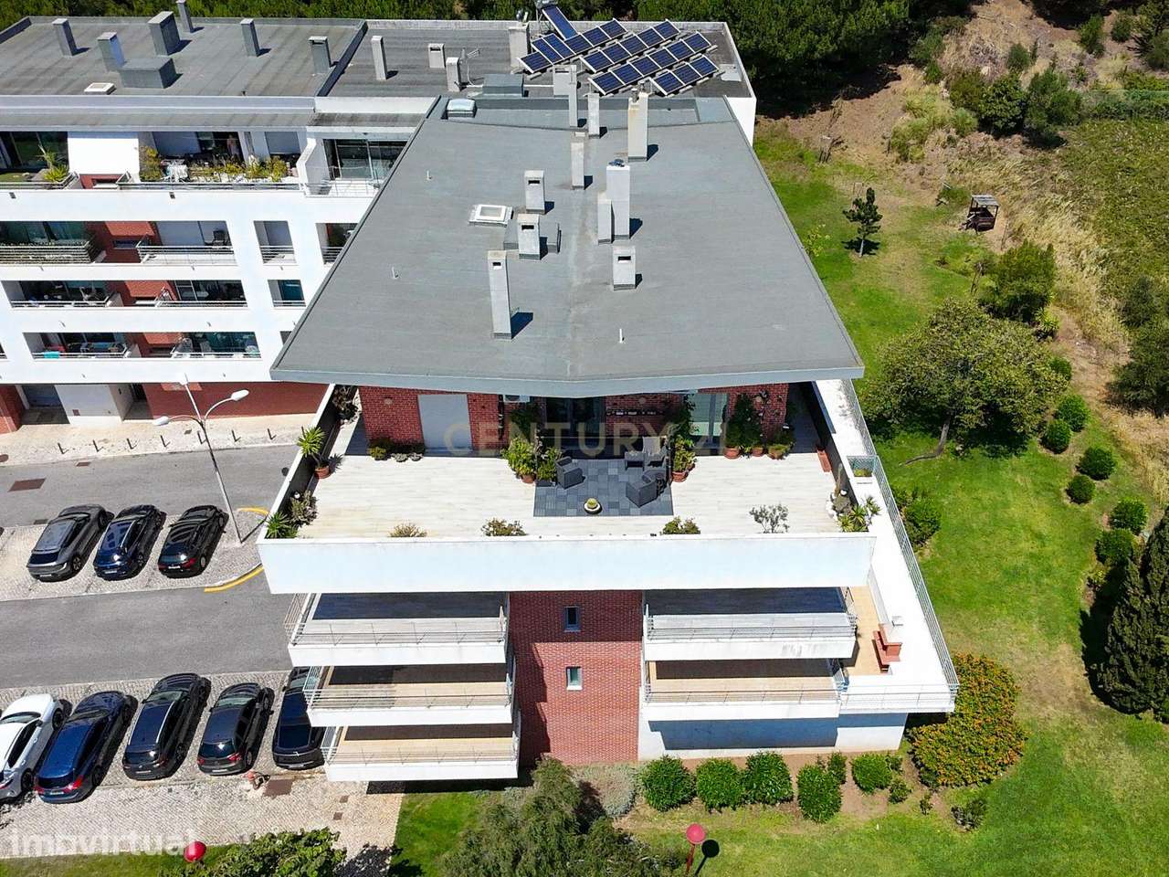 Apartamento Único T2 de 82m2 com Terraço de 75m2 em Porto Salvo - Grande imagem: 2/41