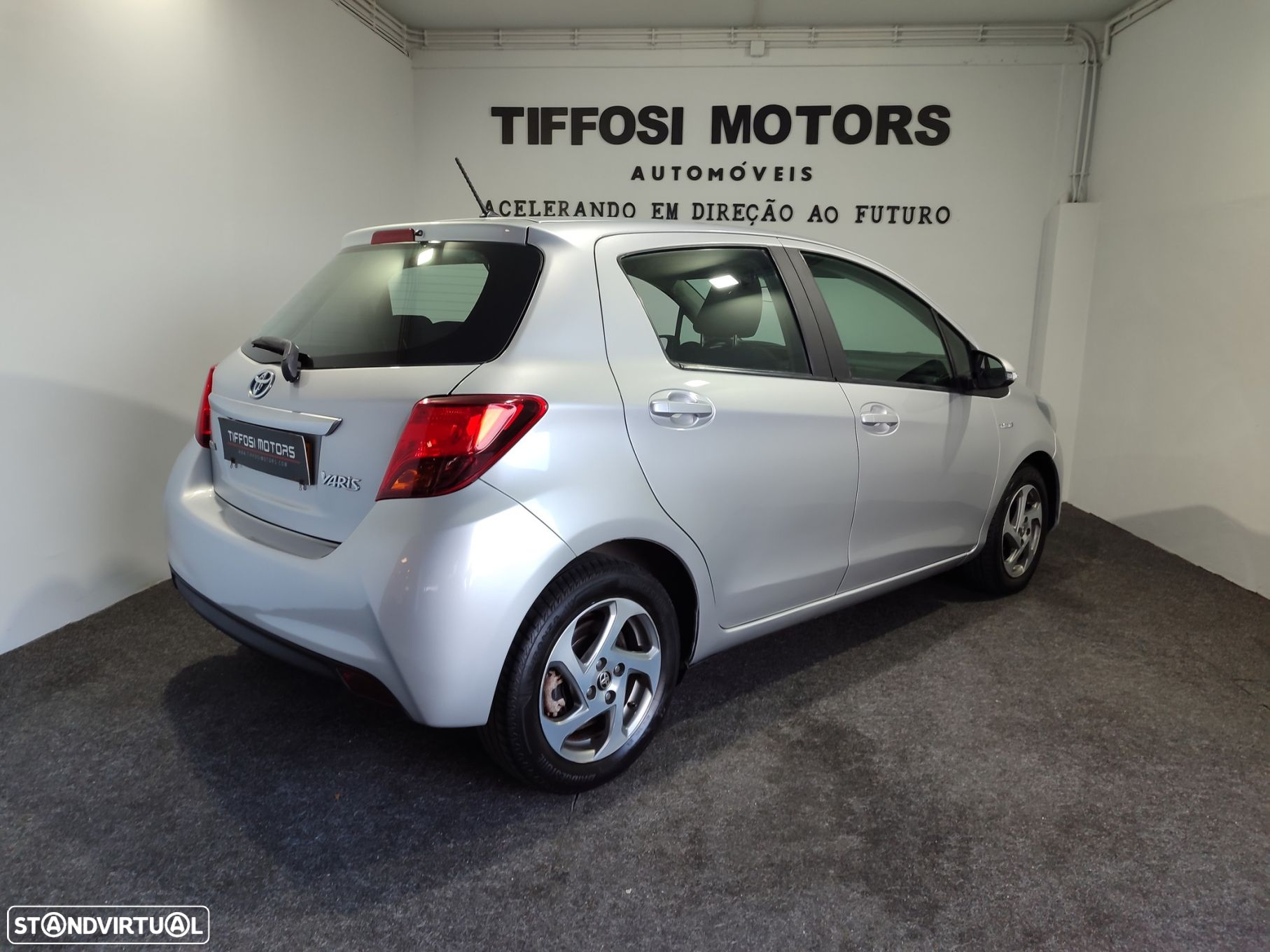 Toyota Yaris 1.5 HSD Comfort - 6