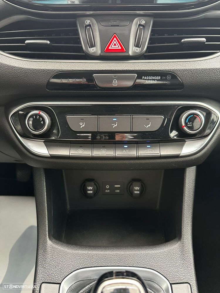 Hyundai i30 CW - 13