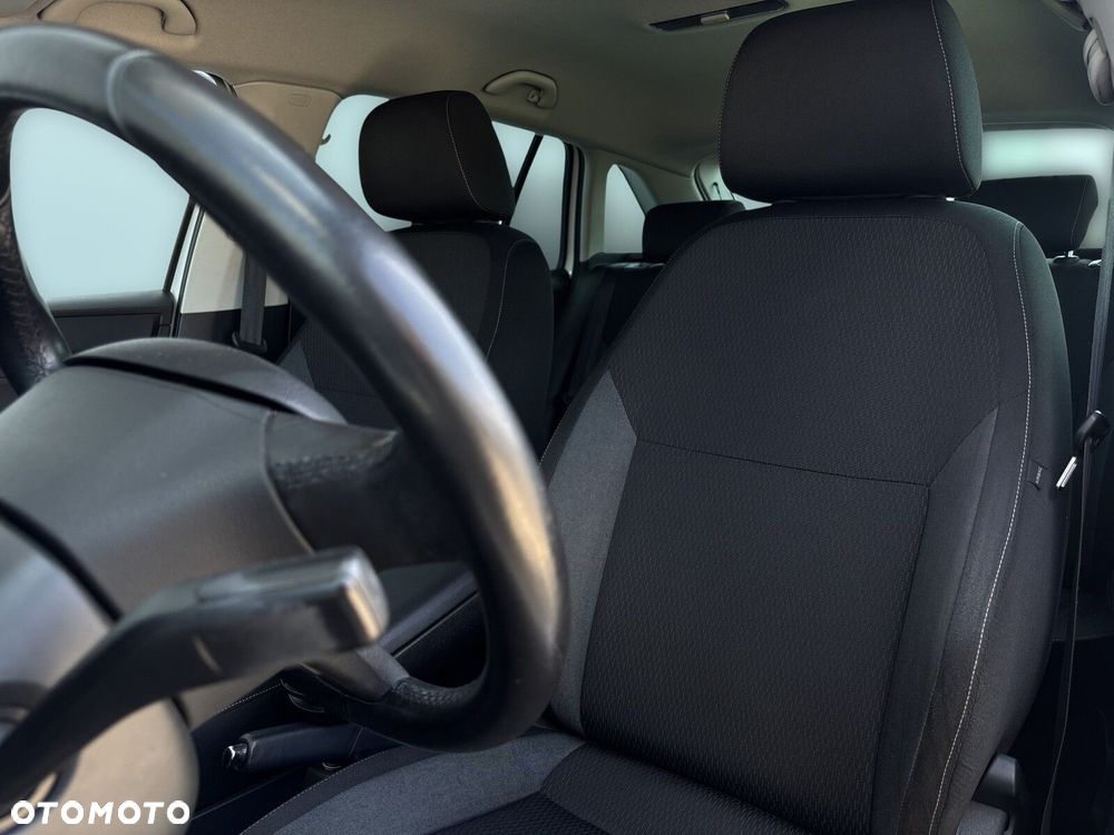 Skoda RAPID 1.2 TSI Ambition - 29