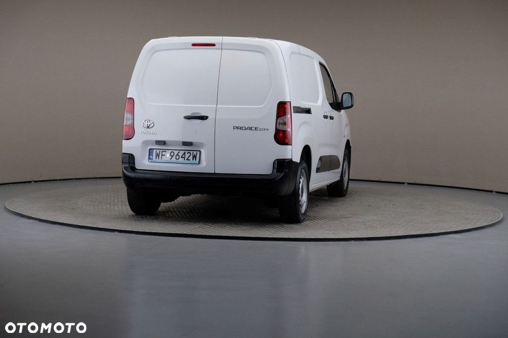 Toyota ProAce 1.5 D-4D Active SalonPL VAT23% Właścicielem pojazdu jest Ayvens Financial Services Polska - 5