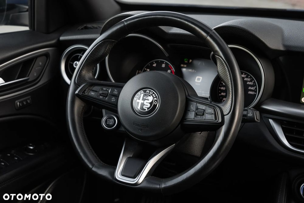 Alfa Romeo Stelvio 2.0 Turbo Veloce Q4 - 29